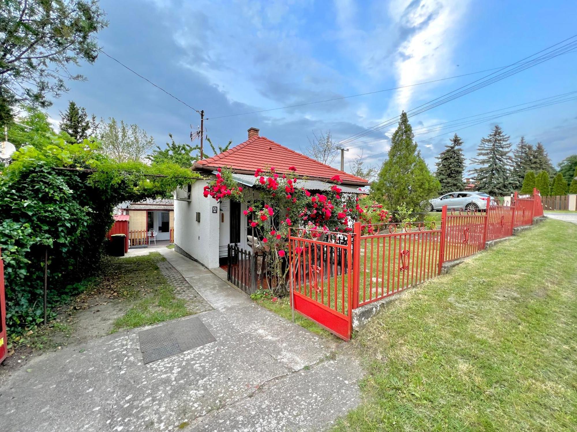 Liget Holiday Home Фоньод Екстер'єр фото